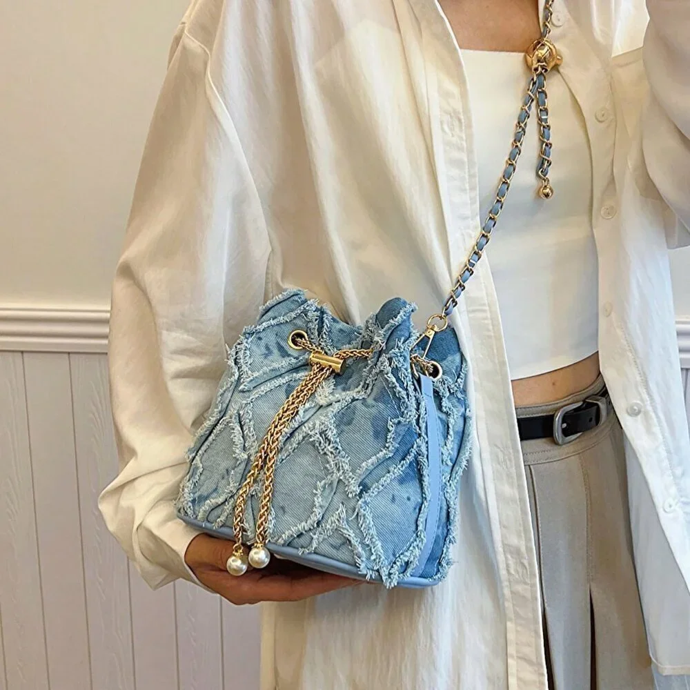 Blue Diamond Lattice Women's One-Shoulder Bucket Bag With Metal Drawstring